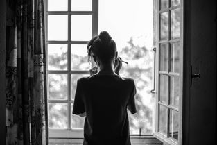 世界上最卑贱不过感情,最卑贱不过爱情